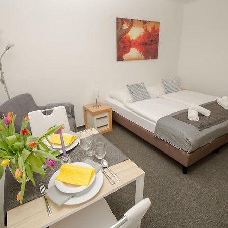 Hotel Blue Apartment Bratislava Luaran gambar