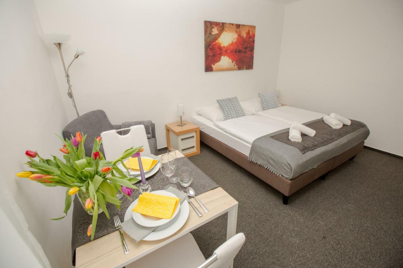 Hotel Blue Apartment Bratislava Luaran gambar