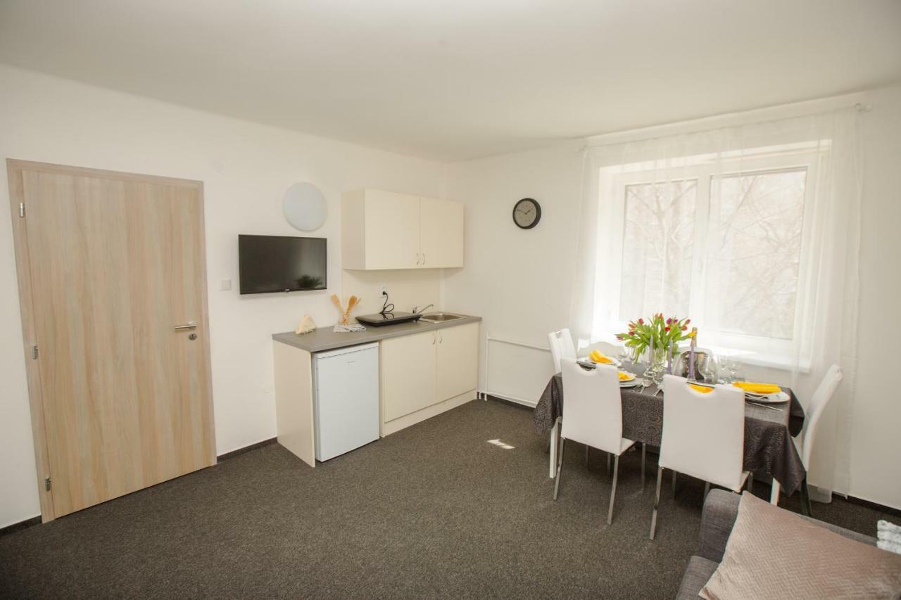 Hotel Blue Apartment Bratislava Luaran gambar