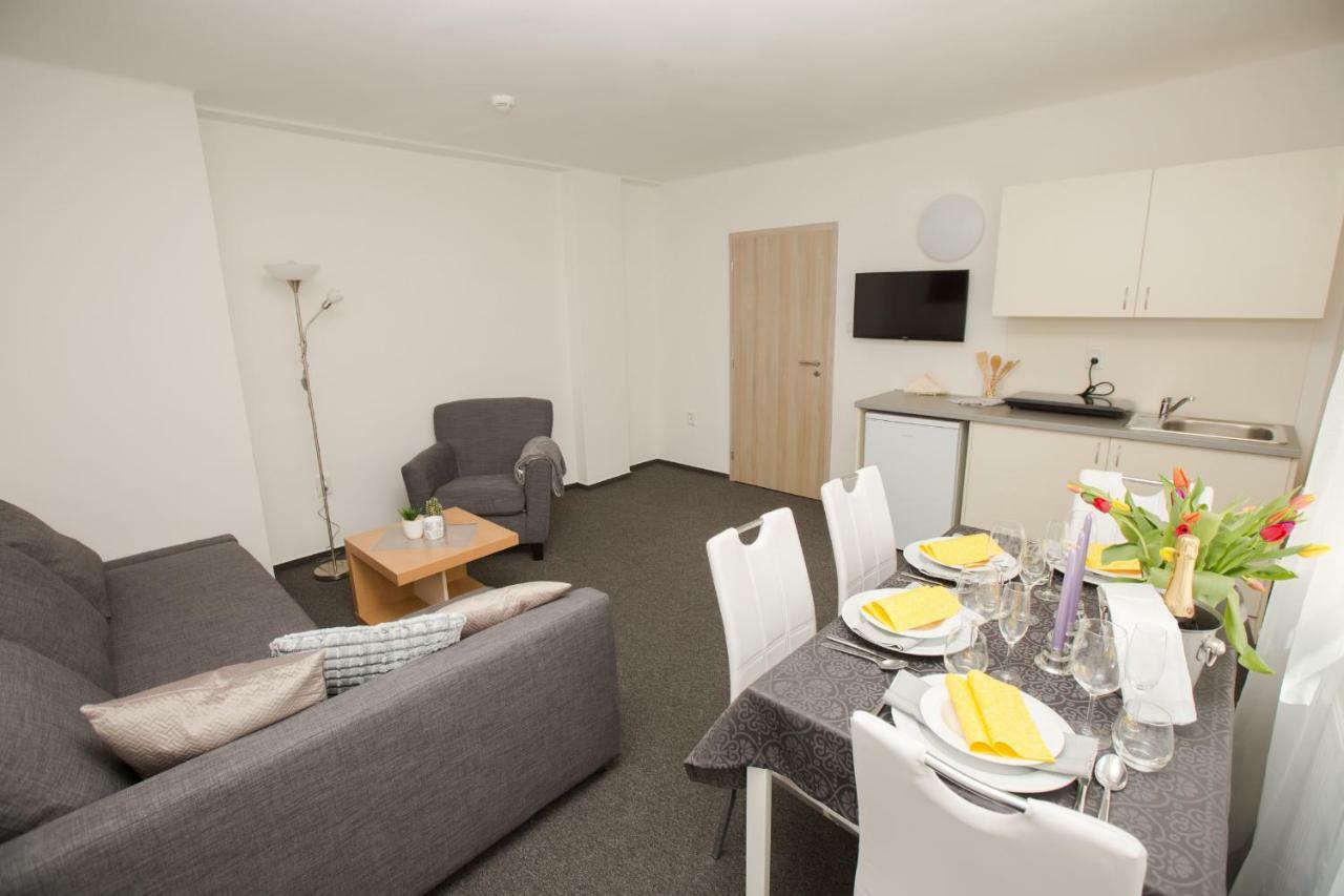 Hotel Blue Apartment Bratislava Luaran gambar