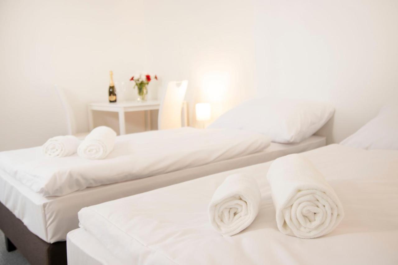 Hotel Blue Apartment Bratislava Luaran gambar